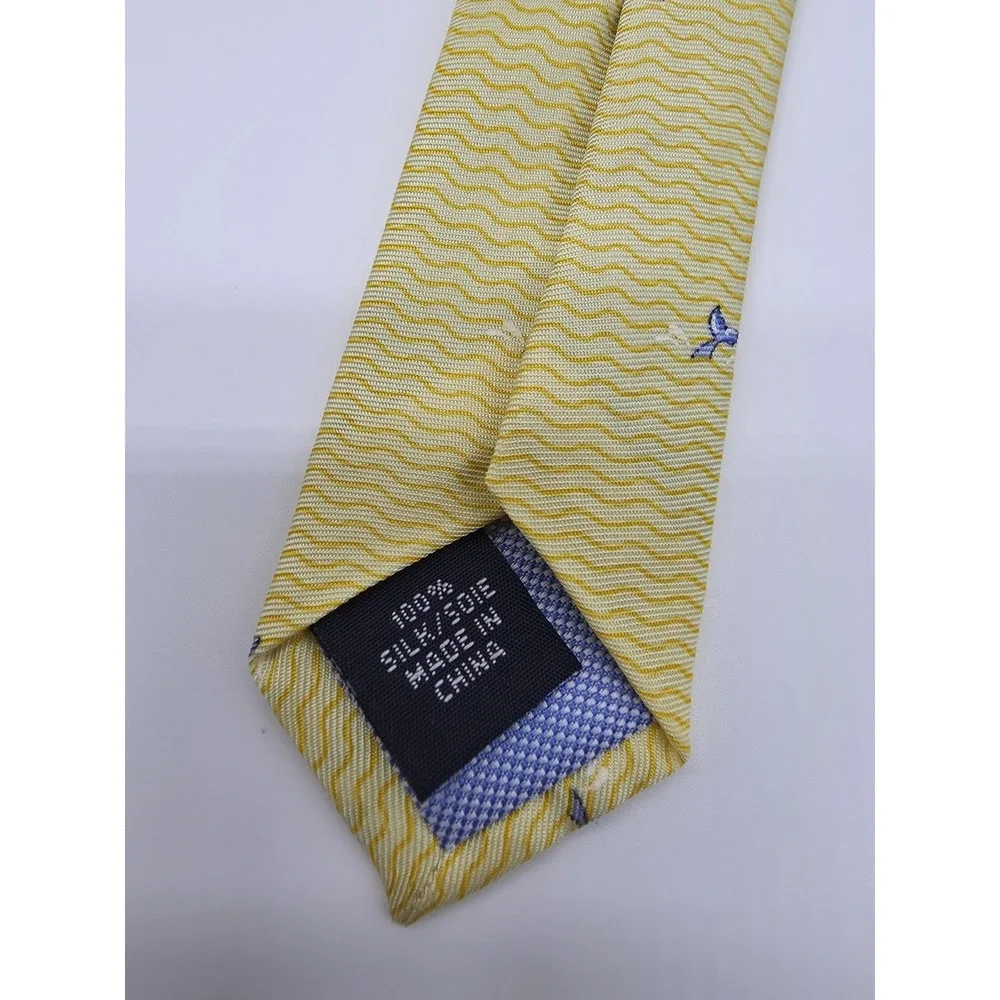 Tommy Hilfiger Men's Geometric Whale Tie 100% Italian Silk 57